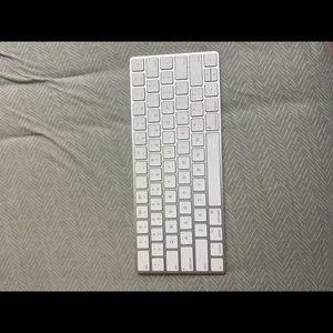 Apple keyboard (wireless) brand new //